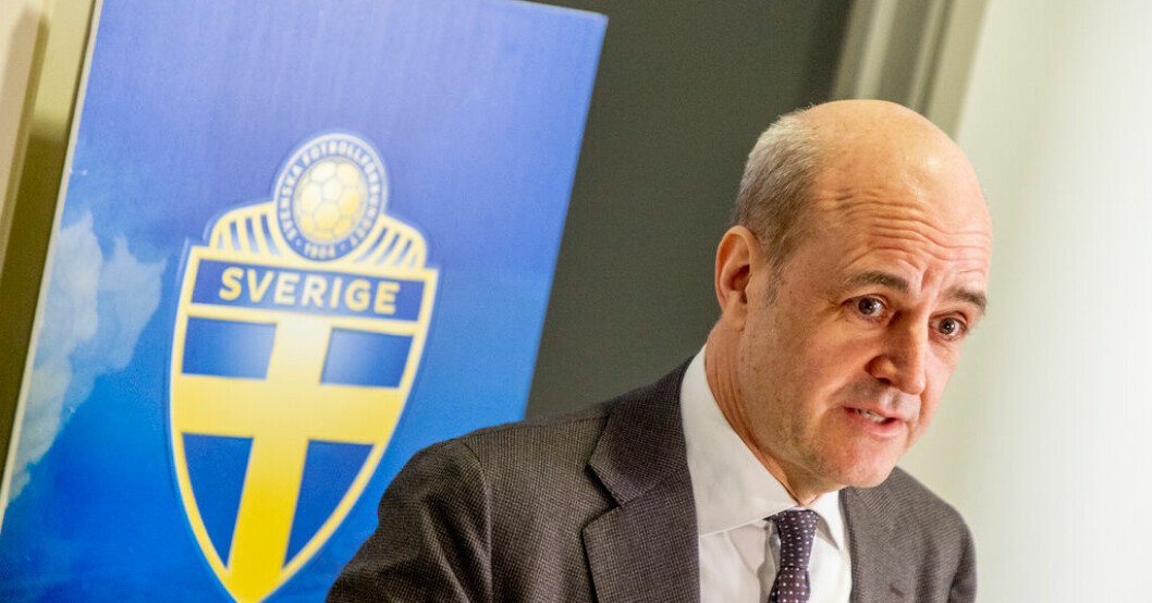 Svenska fotbollförbundets ordförande Fredrik Reinfeldt vid en pressträff inför tisdagens träningslandskamp. Reinfeldt: "Vet vad spelarna tycker"