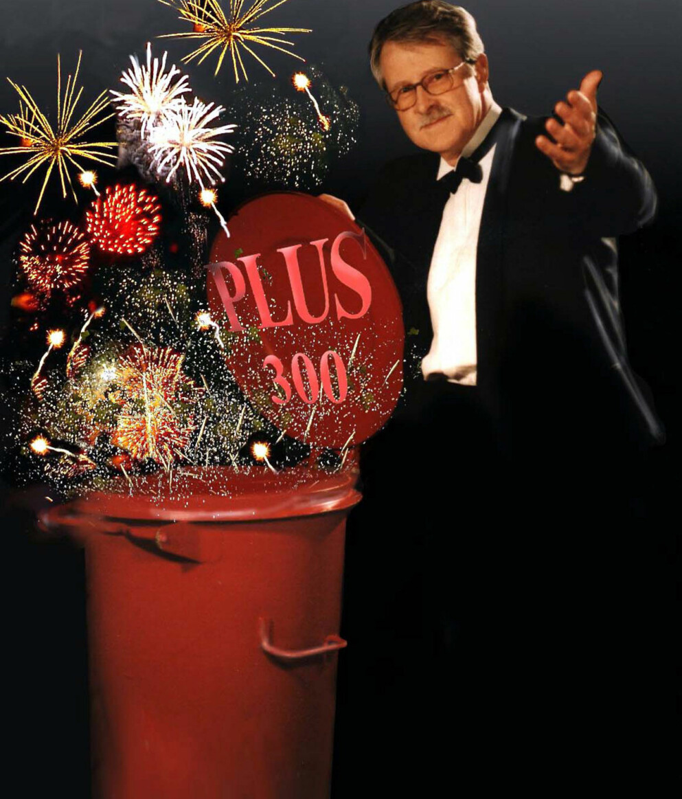 Plus med den klassiska tunnan startade 1987. Redan 1999 hade programmet nått 300 avsnitt. Sverker Olofsson i Plus.