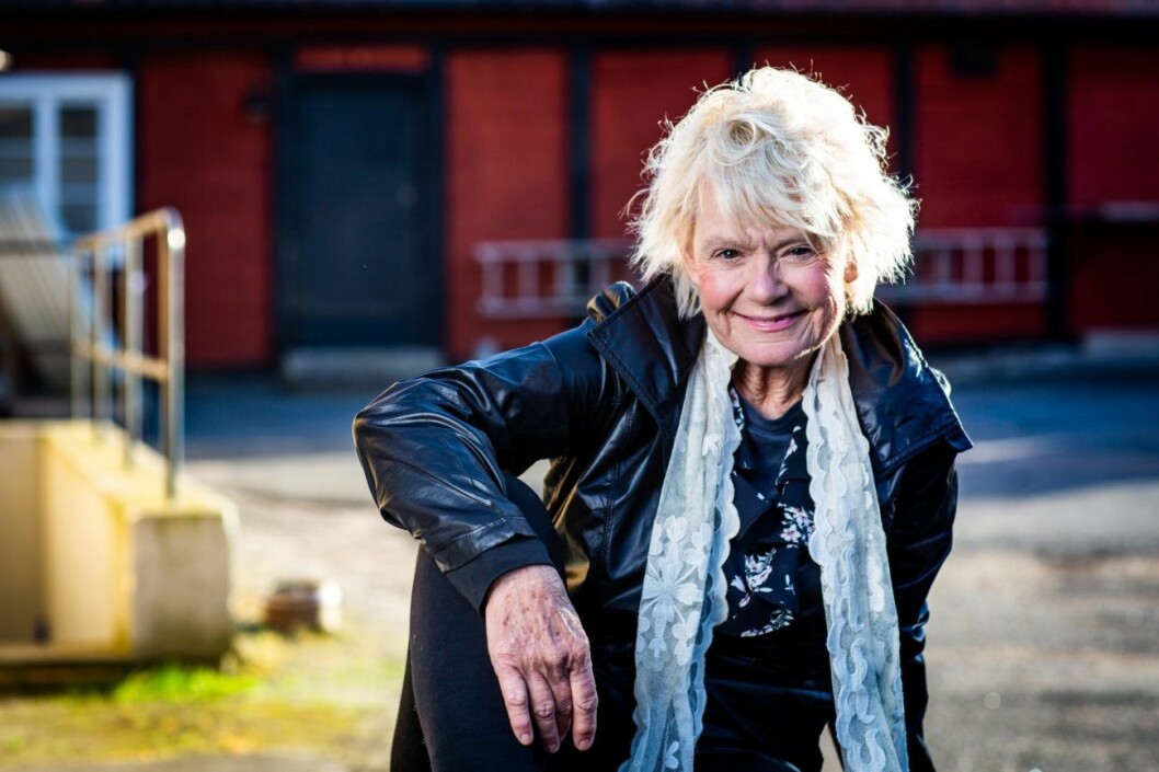 Årets äldsta deltagare är Janet “Holgie”, en före detta dansare från San Fransisco. Tidigare dansaren Janet "Holgie" Caplinger är med i Allt för Sverige