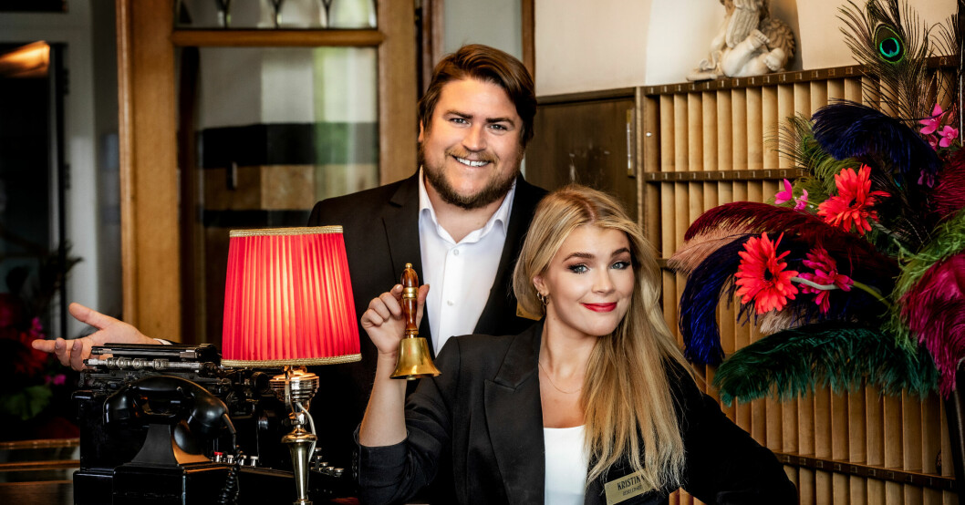 Kristina “Keyyo” Petrushina och Erik Ekstrand leder Hotel romantik. Foto: Svt Hotell romantik