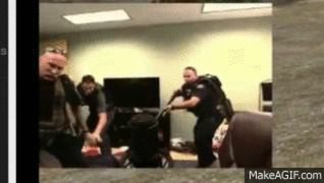 Via: <a href="http://makeagif.com/" target="_blank" rel="noopener">Make a gif</a> swatted3