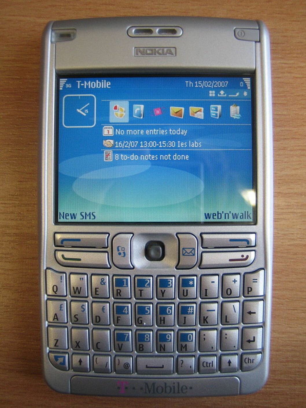Via: <a href="http://en.wikipedia.org/wiki/Symbian#mediaviewer/File:NokiaE61.jpg" target="_blank" rel="noopener">Wikipedia</a> Symbian