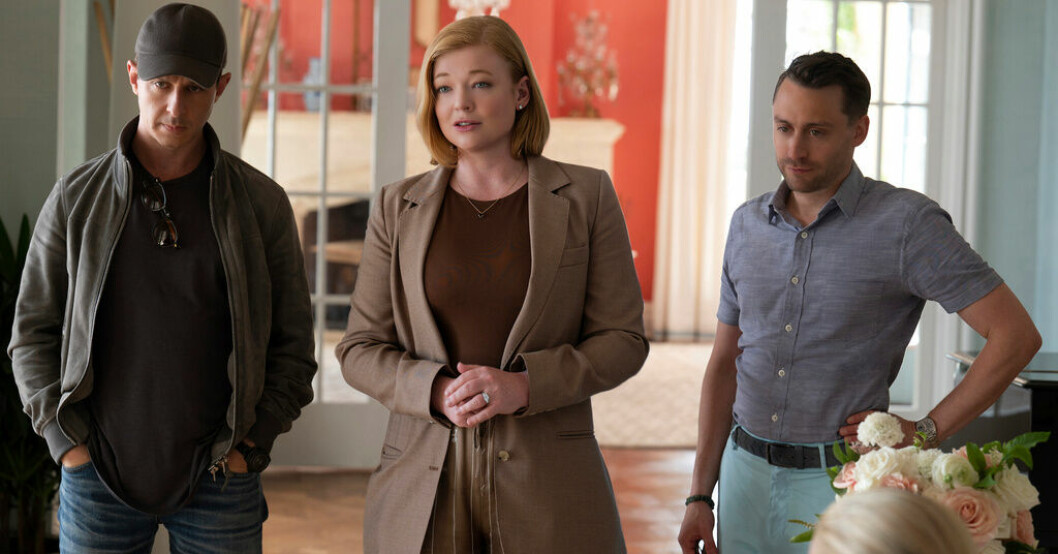 Syskonen Roy från serien "Succession" – spelade av Jeremy Strong, Sarah Snook och Kieran Culkin. Säsong fyra börjar sändas nästa månad, det blir dock den sista säger skaparen Jesse Armstrong. Pressbild. "Succession" slut efter fjärde säsongen