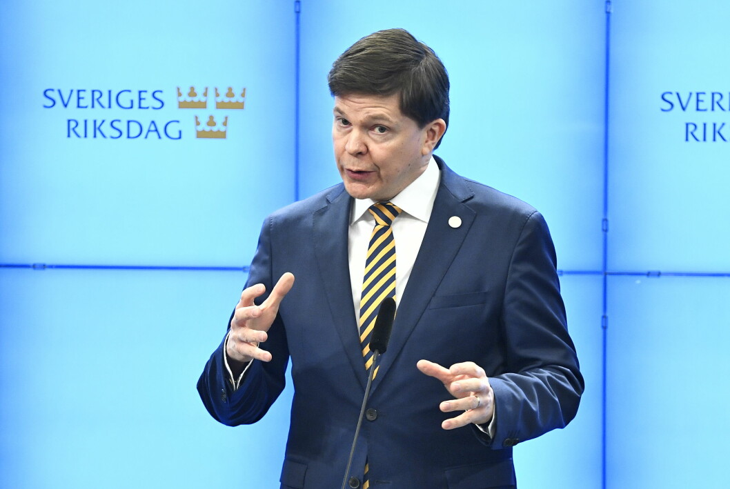 Andreas Norlén under en presskonferens i riksdagenm .