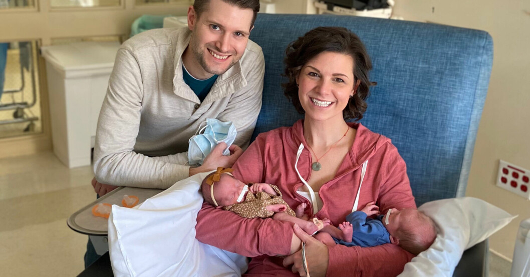 Jordan Myers och Tammy Myers med tvillingarna. Jordan Myers och Tammy Myers