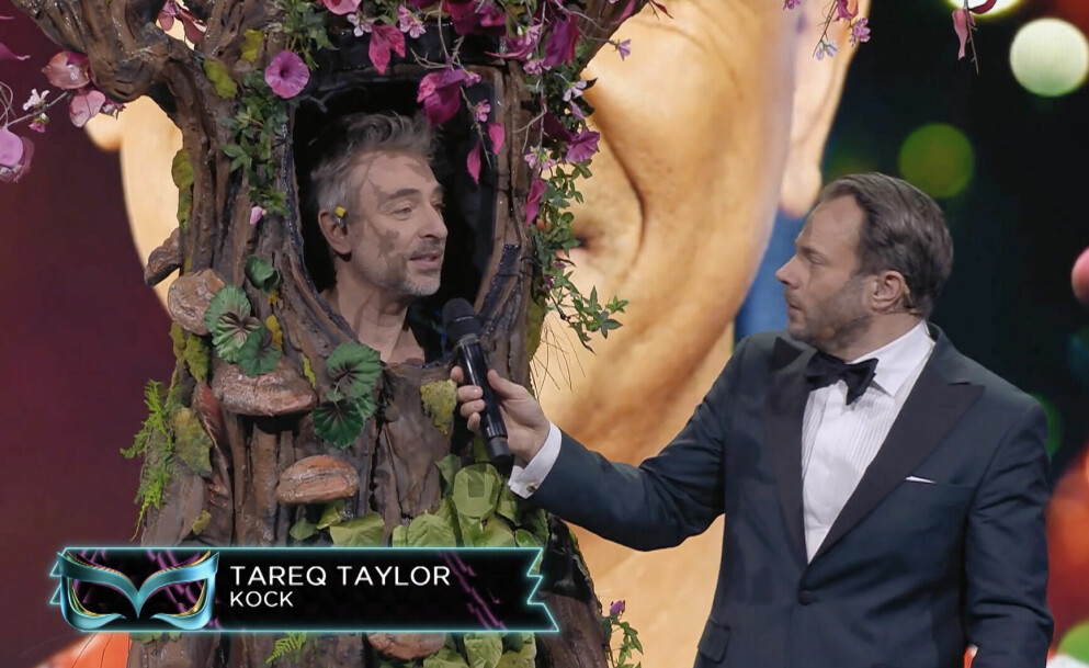 Tareq Taylor och David Hellenius. Tareq Taylor som Sagoträdet