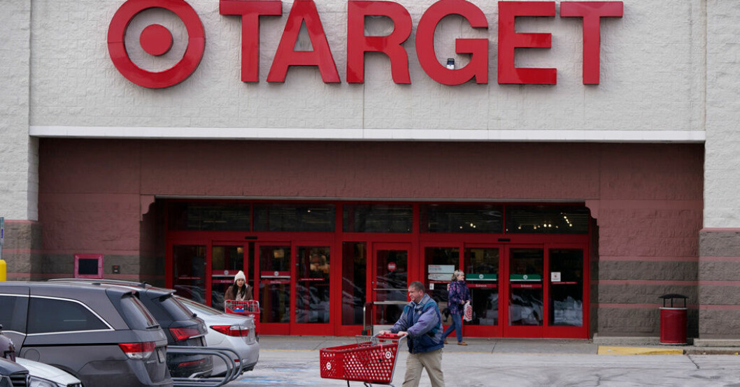 Target lämnar delårsrapport. Arkivbild. Target stiger efter rapport