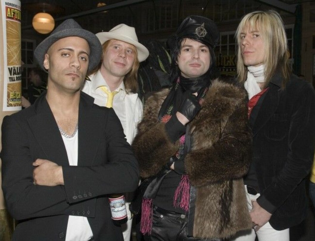 Ola med bandmedlemmarna i The Ark på Rockbjörnen 2006. Stockholm, Sverige 2006-01-15 ROCKBJÖRNEN 2006 Rockbjörnar delades ut på Cirkus på söndagskvällen till bl.a. Darin, Laleh, Bodies Without Organs och Timbuktu. På bilden: Ola Salo med sin grupp The Ark Foto: Charlotte Simonsson Code 2032 COPYRIGHT STELLA PICTURES