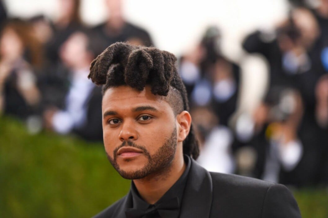 The Weeknd har tidigare varit känd för sin signatur-frisyr. The Weeknd