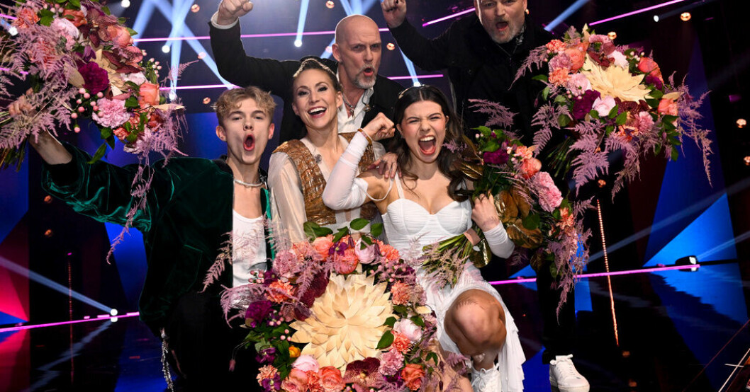 Theoz, Mariette, Nordman och Kiana går vidare till finalen efter lördagens Melodifestivalsemifinal i Örnsköldsvik Favoriten Theoz till final: "Hade skitkul"