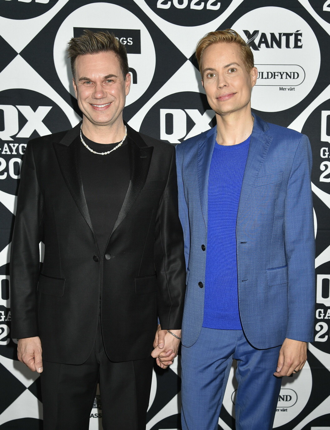 Till skillnad från barnen så är både Anders och Henrik två mediala personer som lever i rampljuset. Till skillnad från barnen så är både Anders och Henrik två mediala personer som lever i rampljuset.