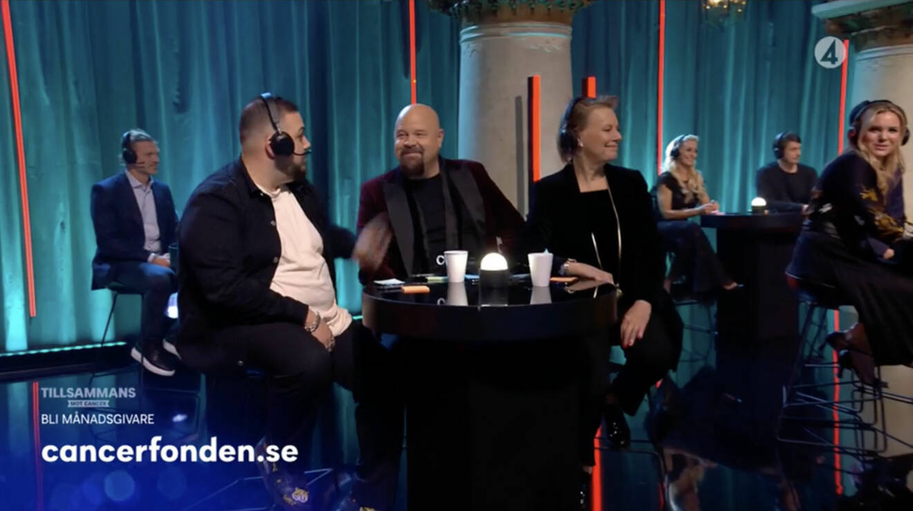 Under live-sändningen av galan Tillsammans mot cancer i måndags satt Sveriges kändiselit och mottog samtal från svenskar som ville bli månadsgivare till förmån för cancerforskningen.