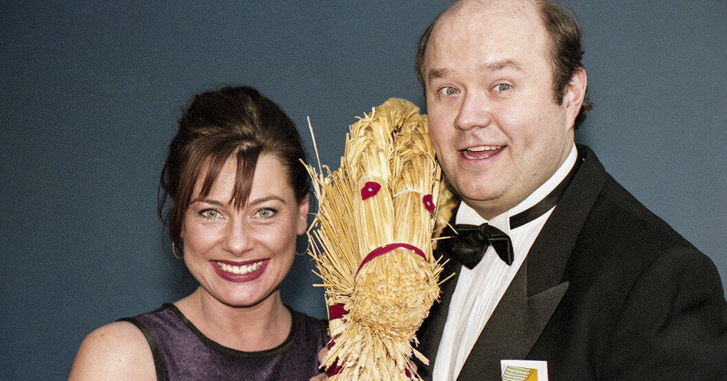 Söndagsöppets programledare Tina Leijonberg och Ulf Larsson 1996. <strong>Foto: Björn Edergren / SVT</strong> Tina Leijonberg och Ulf Larsson i Söndagsöppet 1996.
