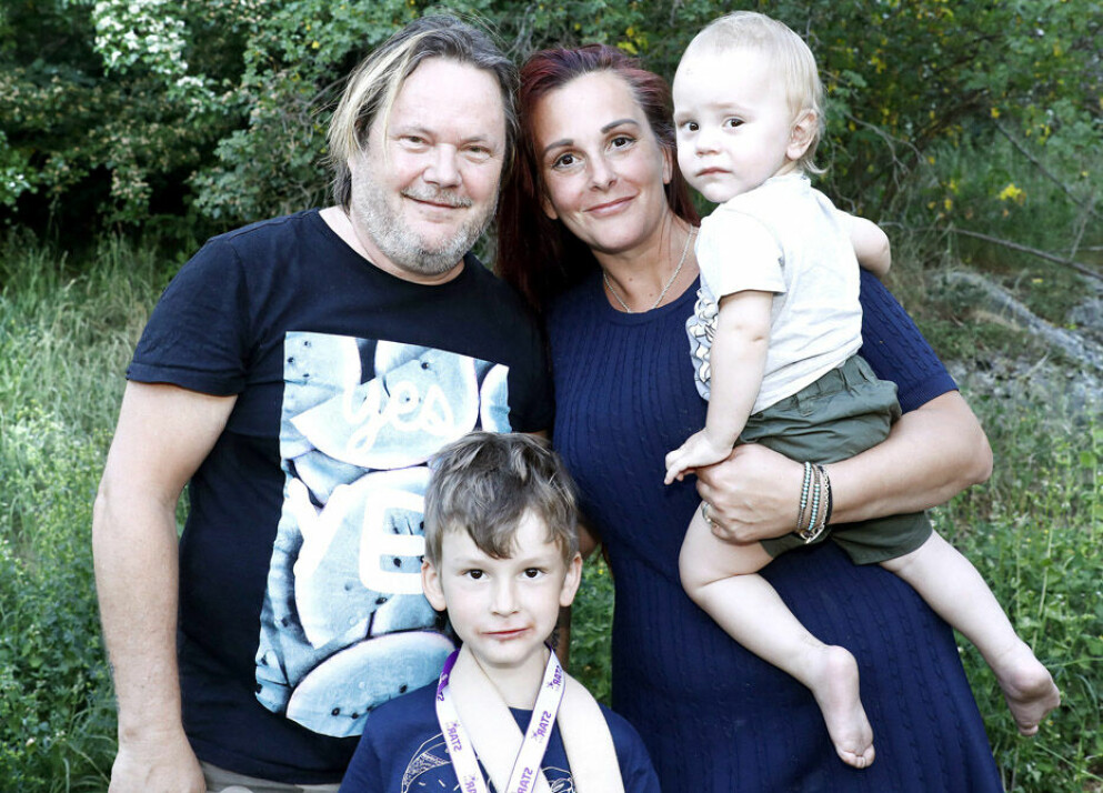 Tommy Ekman tillsammans med hustrun Madelene och sönerna Willgoth och Melvin. Tommy Ekman med familj