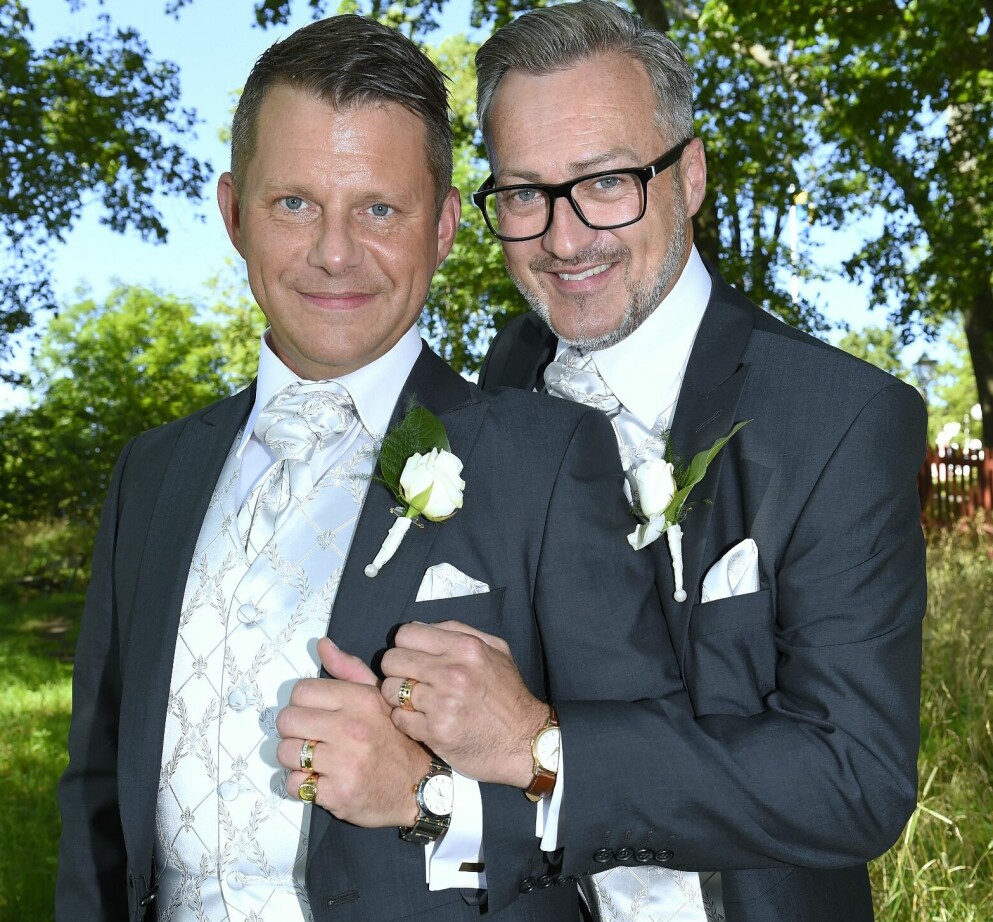 Tony och Alexander förlovade sig år 2013 och fick säga ja till varandra i Gustaf Adolfskyrkan i Stockholm två år senare.