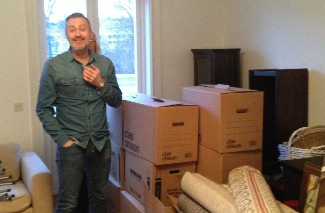 Tony packar ner sitt bohag i Nyköping. Foto: Privat Tony packar ner sitt bohag i Nyköping. Foto: Privat