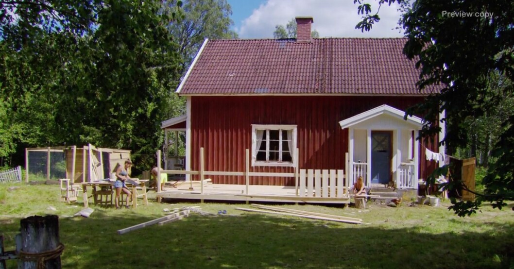Jennifer är kvar ännu en vecka på Torpet. Torpet