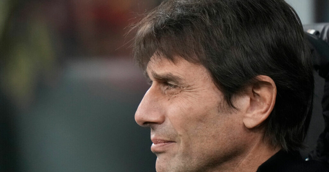 Tottenhams tränare Antonio Conte behöver mer vila efter operationen. Efter operationen – Conte tvingas till ny paus