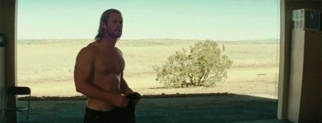 Via: <a href="http://justcallmeahouseelf.tumblr.com/post/57339584801/chris-hemsworth-gif-hunt" target="_blank">Tumblr</a> tumblr_inline_mqx65nowQY1qz4rgp