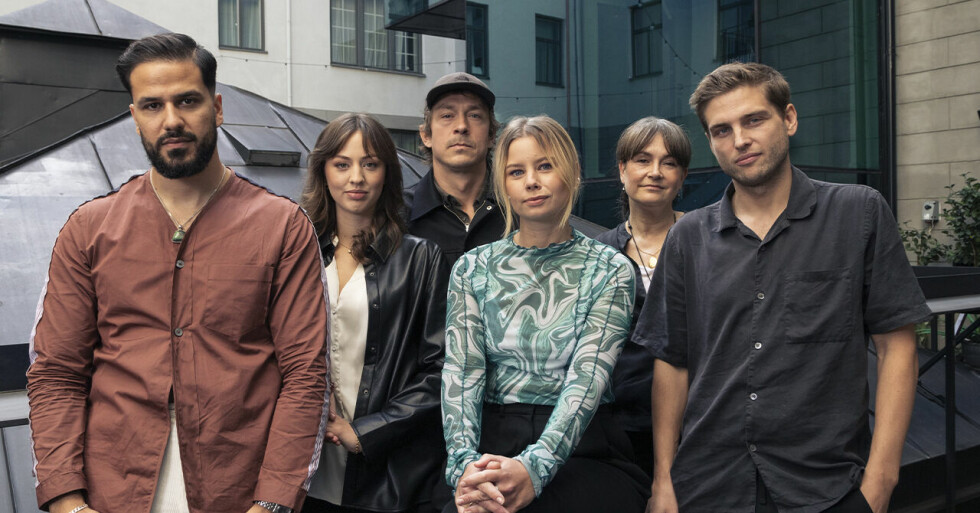Skådespelarna Malou Marnfeldt, Mustafa Al-Mashhadani, Amanda Jansson och Oscar Töringe som medverkar i säsong 2 av SVT-serien Tunna blå linjen med upphovsmännen Cilla Jackert och Anders Hazelius.