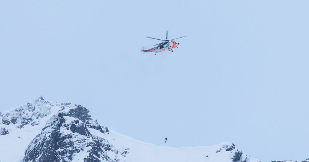 Turistbuss har vält i Lofoten