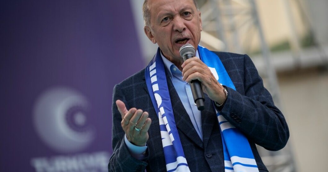 Turkiets president Recep Tayyip Erdogan och oppositionens kandidat Kemal Kilicdaroglu kommer att mötas i en avgörande valomgång den 28 maj. Arkivbild. Tiden rinner iväg för svenskt Natomedlemskap