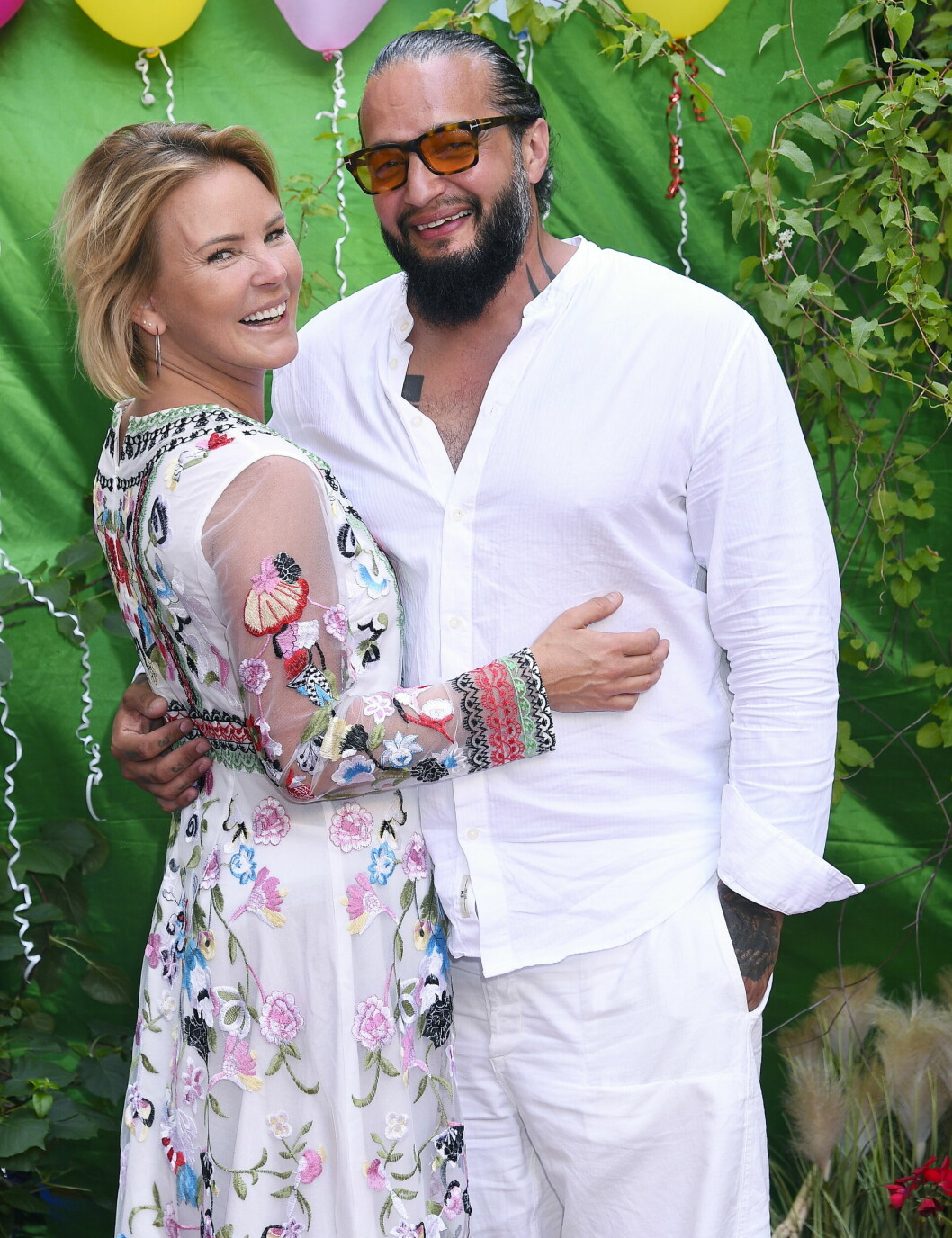 Turturduvorna Magdalena Graaf och Louie Marti på event förra sommaren. Kärleken fullkomligt lyser om de då nyförälskade paret. Turturduvorna Magdalena Graaf och Louie Marti på event förra sommaren. Kärleken fullkomligt lyser om de då nyförälskade paret.