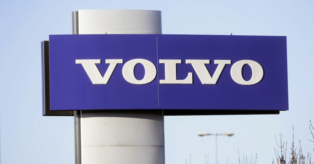 Tusentals salamandrar och även trollsländor kommer att flyttas till nya dammar när Volvo bygger batterifabrik utanför Mariestad. Volvos fabrik tvingar salamandrar att flytta