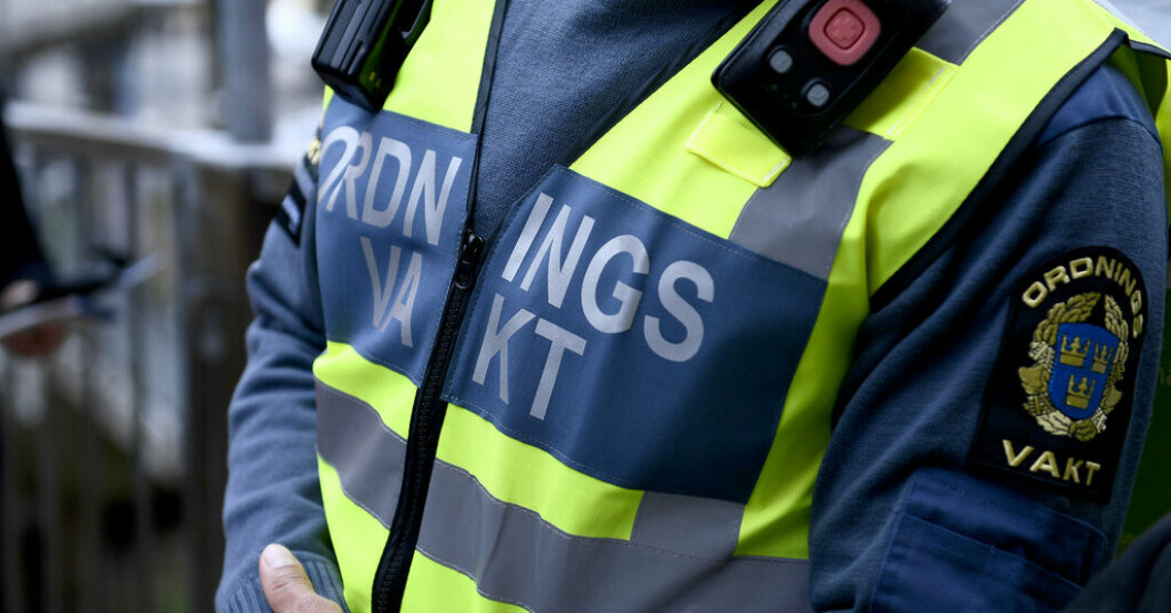 Två ordningsvakter står åtalade för grovt vållande till annans död i samband med ett ingripande på Rådmansgatans tunnelbanestation förra sommaren där en man dog. Arkivbild. Man dog av kvävning – vakter hävdar nödvärn