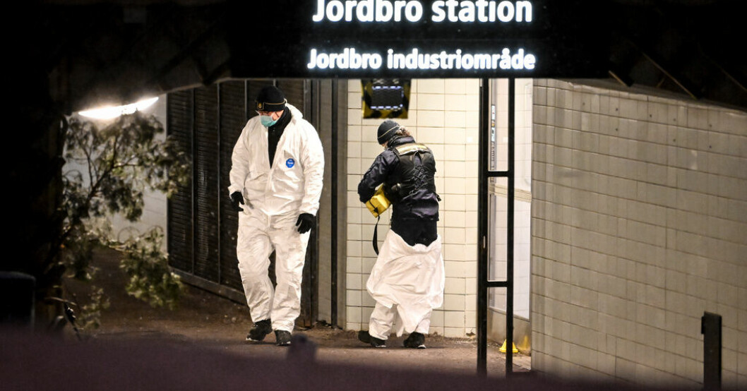 Två personer sköts vid pendeltågsstationen i Jordbro i Haninge söder om Stockholm sent på eftermiddagen den 4 januari. Arkivbild. Mordmisstänkt försatt på fri fot