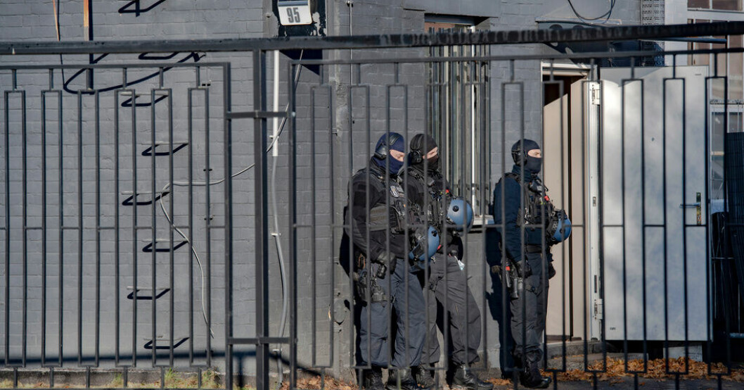 Tysk polis under en räd 2021 kopplad till chattar från Encrochat. Arkivbild. Encrochat ledde till 6 500 gripanden