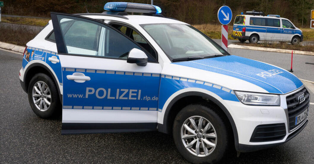 Tysk polis utreder orsaken till gasutsläppet. Arkivbild. Hundra skadade på tysk skola