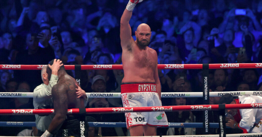 Tyson Fury efter WBC-titelmatchen mot Dillian Whyte den 23 april förra året. Ett år senare kan han kliva upp i samma ring igen för att möta Oleksandr Usyk. Fury och Usyk nära stormöte