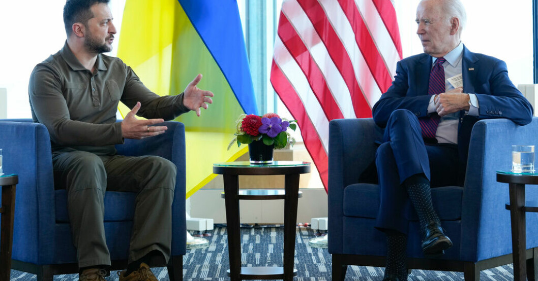 Ukrainas president Volodymyr Zelenskyj och USA:s president Joe Biden. G7: Biden lovade mer militärt stöd till Ukraina
