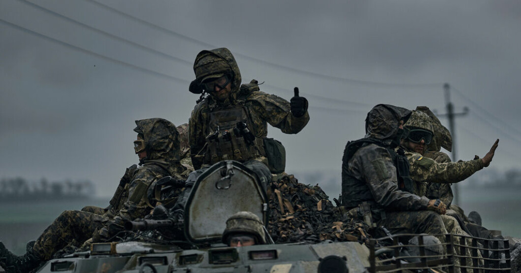 Ukrainska soldater i ett pansarfordon i Vuhledar i Donetsk, i måndags. Ukrainas offensiv närmar sig: "En chans"