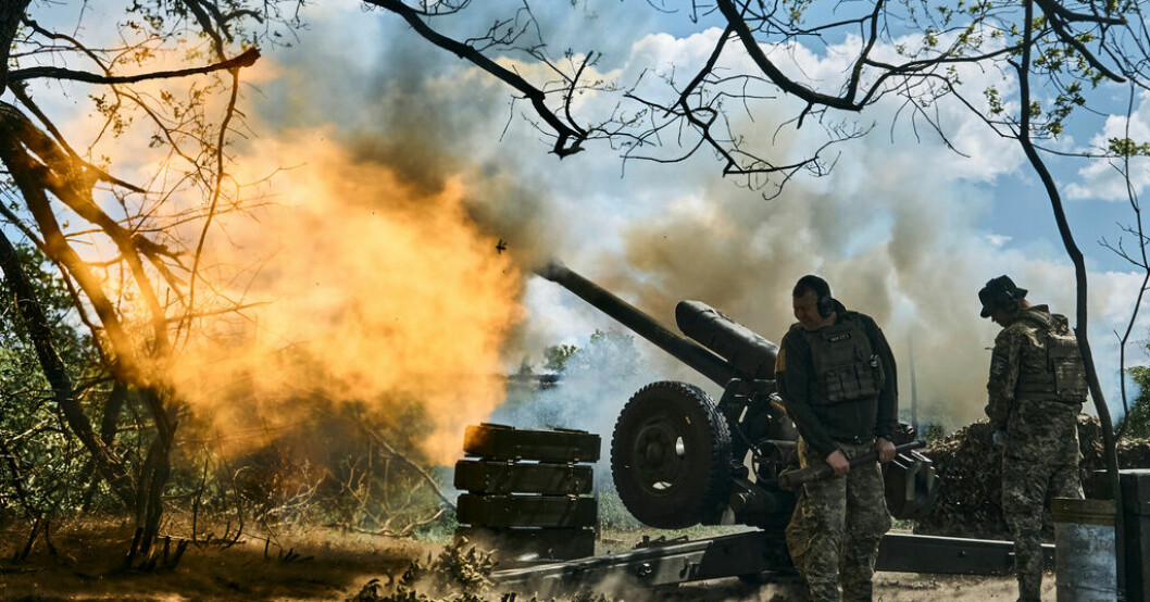 Ukrainska soldater i närheten av Bachmut. Bilden är tagen 12 maj. Experter om Bachmut: Liten betydelse för kriget