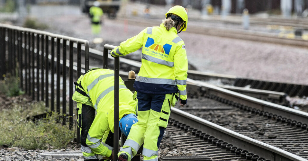 Underhållsarbetet på Södra stambanan skulle ha varit klart på måndagsmorgonen, men har dragit ut på tiden. Arkivbild. Fortsatt tågstrul – underhållet försenat