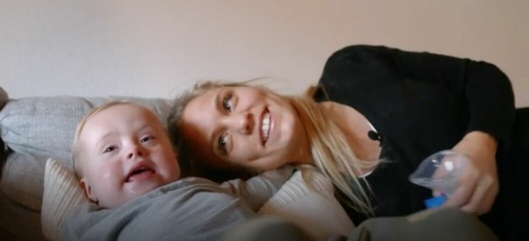 Julia med sin son Milan. unga-mammor-julia