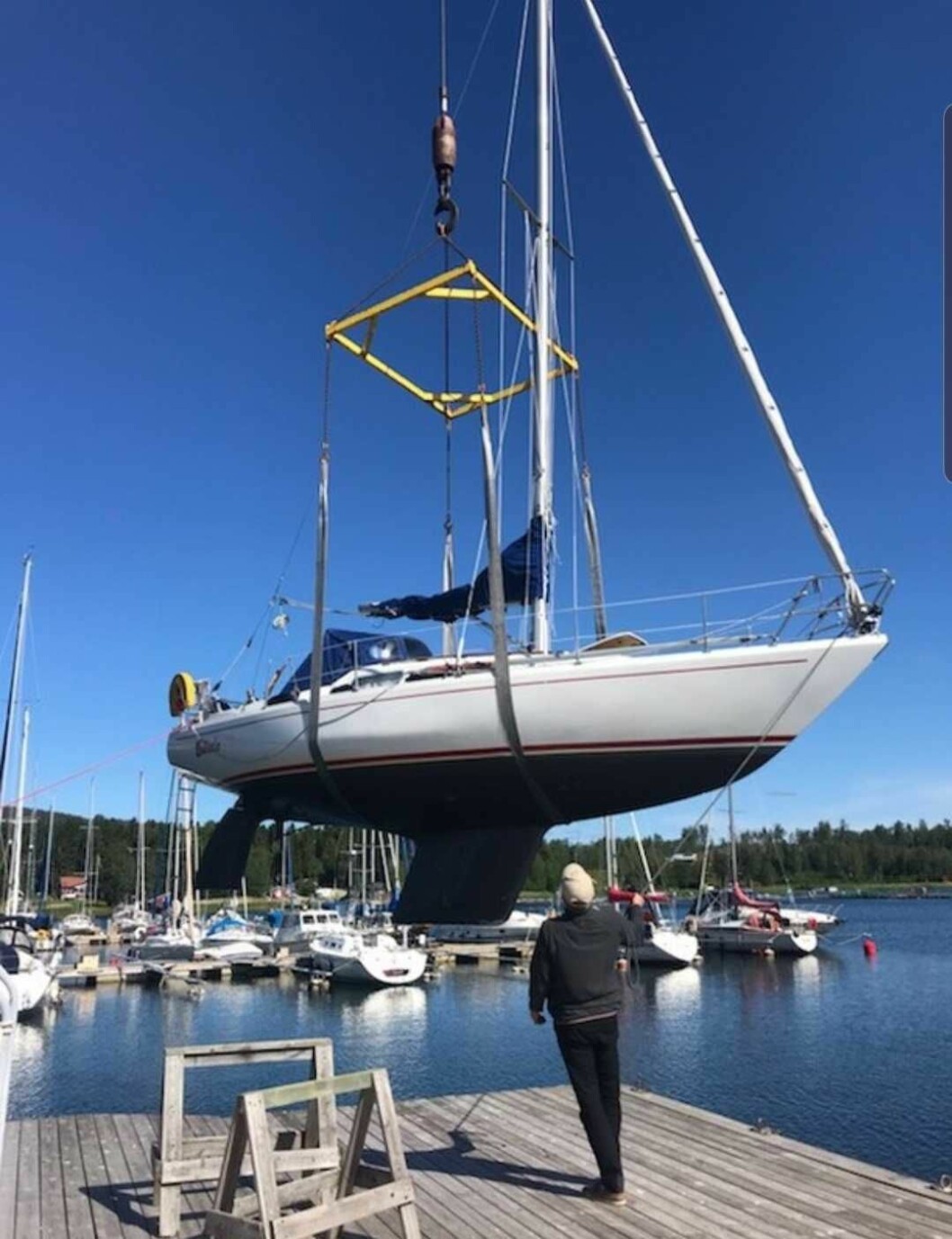 Daniel och Maria fick hjälp med båthaveriet. Daniel Norberg och Maria Zimmermans båt tog in vatten