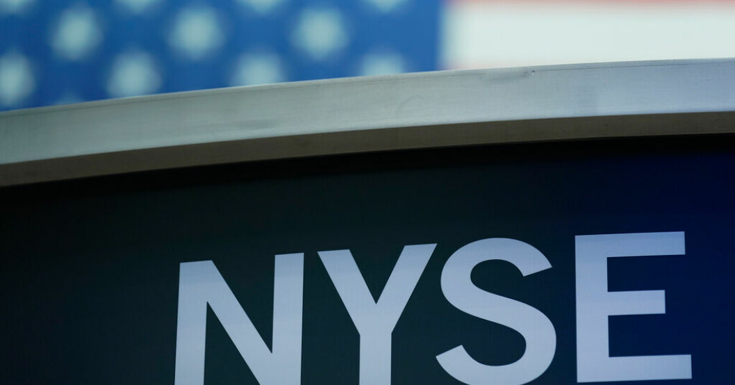 Uppåt på de amerikanska börserna. Arkivbild Köpsugna amerikaner lyfte Wall Street