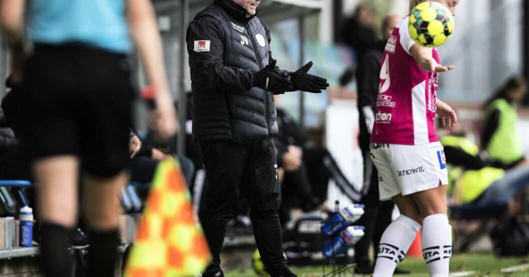 Uppsalas huvudtränare Jonas Valfridsson lämnar klubben. Tränarna lämnar Uppsala