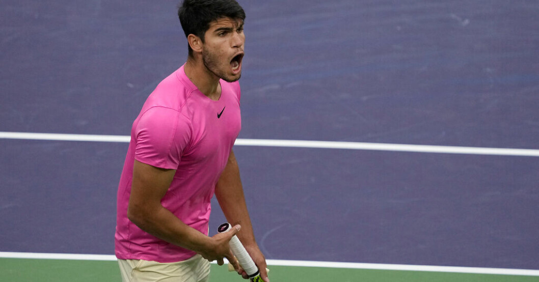 US Open-vinnaren Carlos Alcaraz är vidare till final i Indian Wells efter att ha besegrat Jannik Sinner i semifinalen. Alcaraz och Medvedev möts i Indian Wells-final