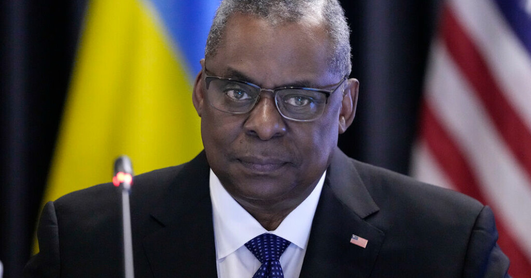 USA:s försvarsminister Lloyd Austin vid fredagens stödmöte för Ukraina på Ramstein-basen i Tyskland. Ukraina: EU:s långsamhet kostar liv
