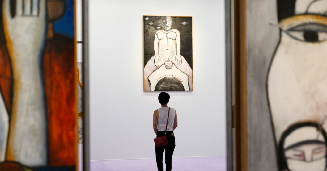 Utställningen "Den stora kosmiska modern" visar svensk-brittiska konstnären Monica Sjöös verk på Moderna Museet. Ekofeministen Monica Sjöö visas på Moderna