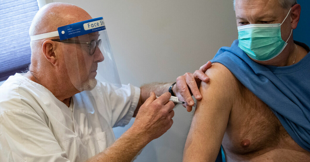 Folkhälsomyndigheten rekommenderar pensionärer att vaccinera sig för covid-19.