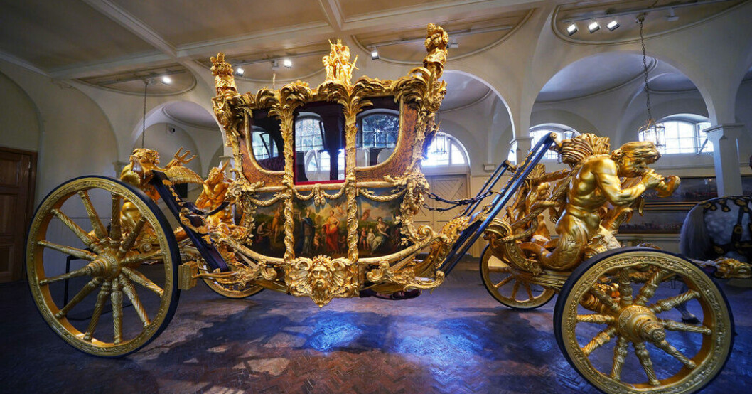 Vagnen som kungaparet ska färdas i efter kung Charles III kröning den 6 maj. Arkivbild. Emoji ska förnya traditionsenlig kungakröning