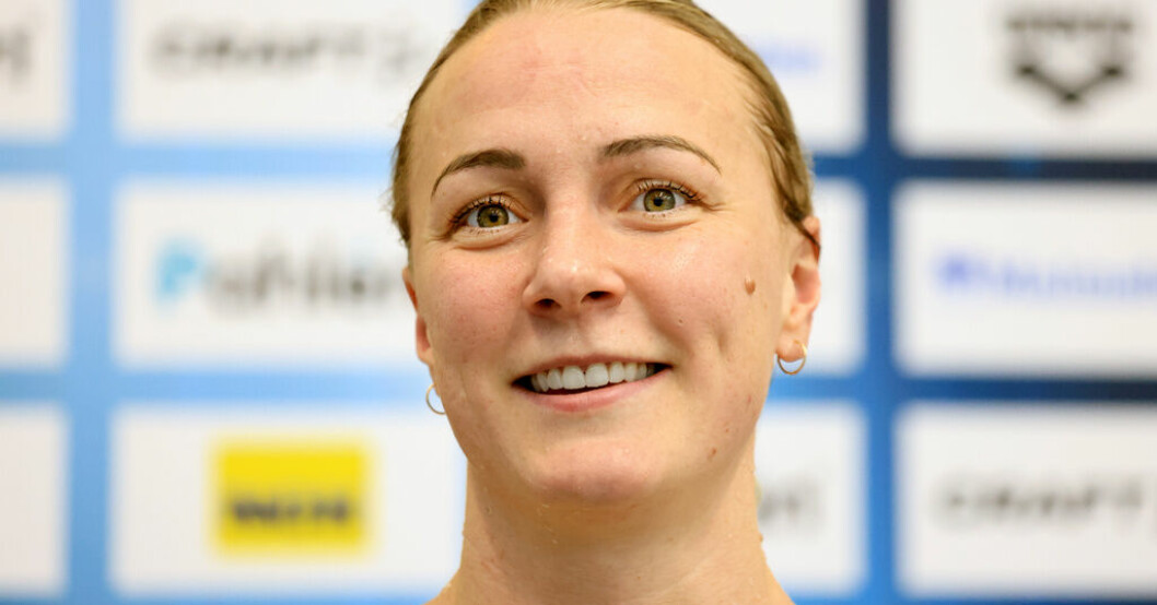 Världsårsbästa på 50 meter fjäril och en bonusbiljett till VM på 50 meter ryggsim. Det blev Sarah Sjöströms facit under den första dagen av Swim Open. Världsårsbästa av Sjöström – och oväntad VM-biljett