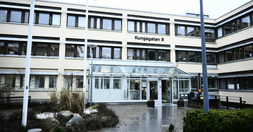 Växjö tingsrätt dömer mannen till tre års fängelse. Arkivbild. 81-åring dömd för sexövergrepp mot flickor