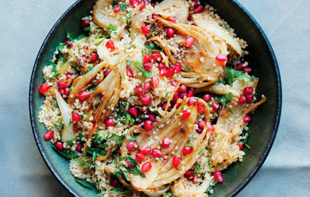 Källa: <a href="http://www.bonappetit.com/recipe/quinoa-fennel-and-pomegranate-salad" target="_blank" rel="noopener">bonappetit.com</a> vegetarian_mat_recept_13