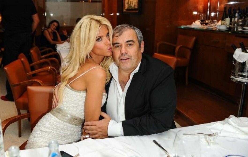 Victoria Silvstedt med sin schweiziske affärsman Maurice Dabbah, även kallad “den lille mannen”.